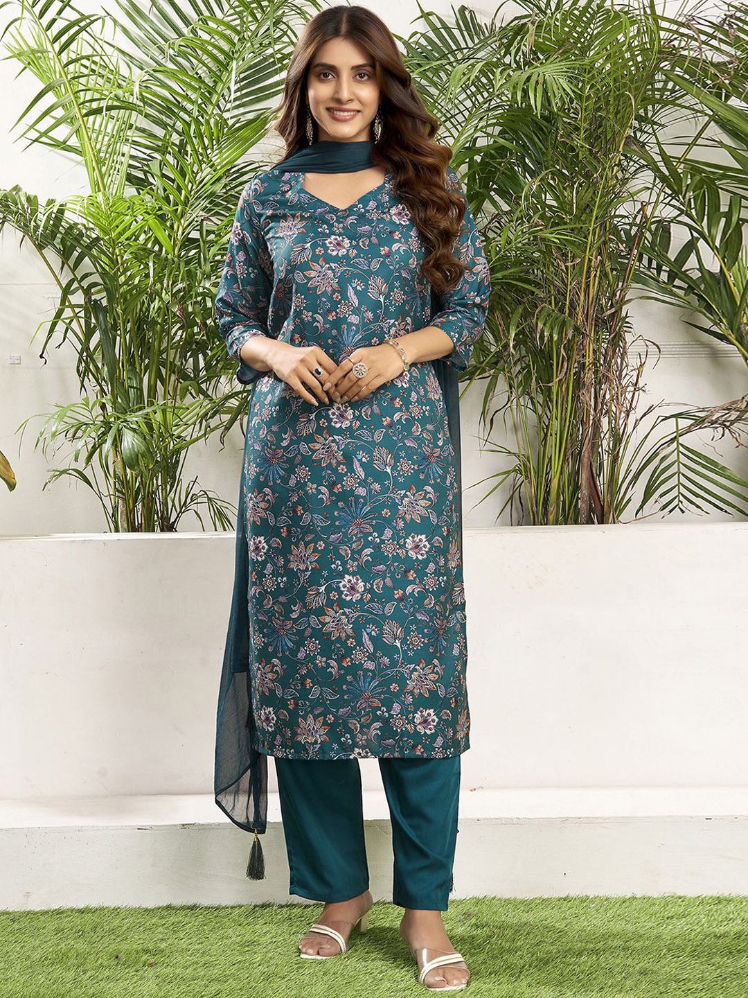 

SKYLEE Teal Floral Printed V-Neck Straight Kurta With Trousers & Dupatta