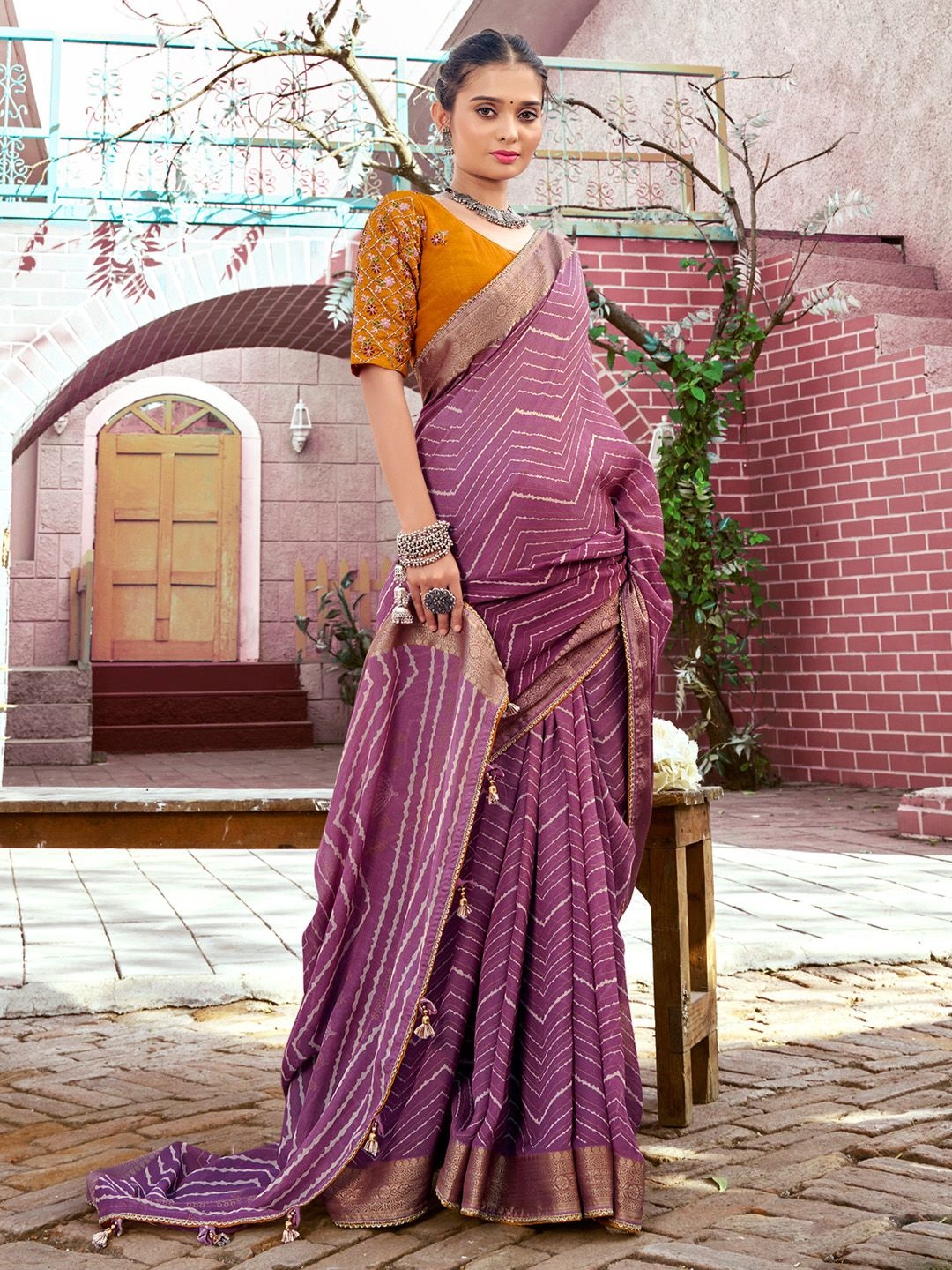 

Saree mall Woven Design Printed Zari Saree, Mauve