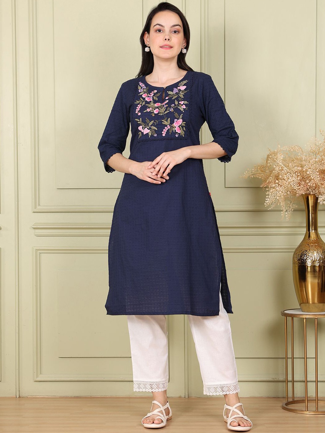 

W Women Yoke Design Flared Sleeves Thread Work Kurta, Blue