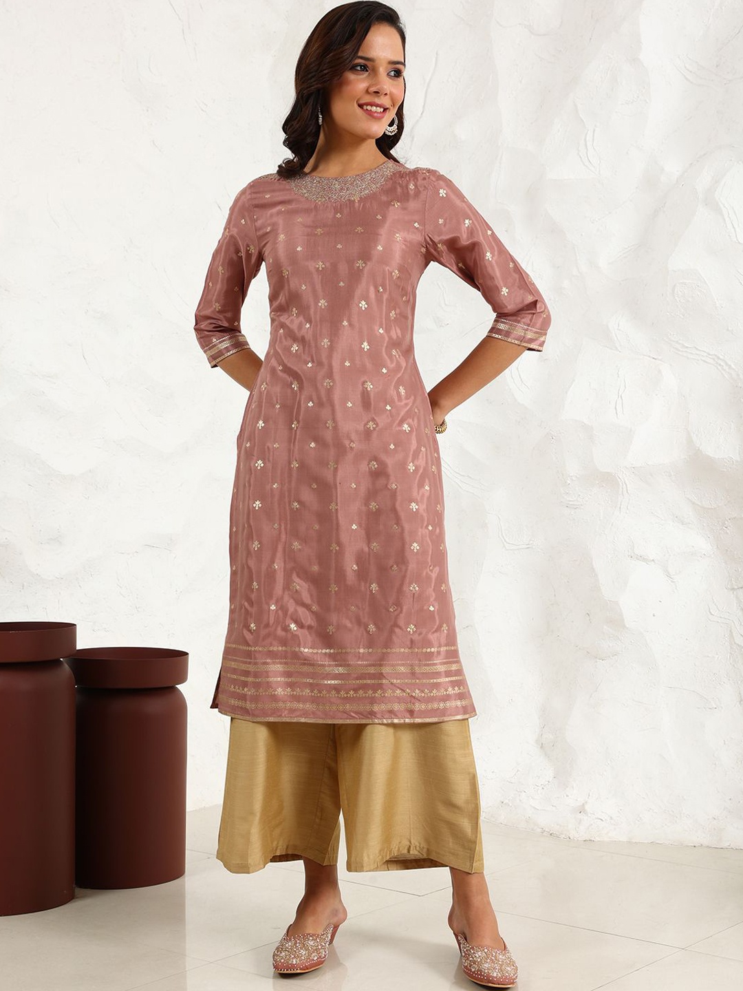 

W Women Geometric Cold-Shoulder Sleeves Mirror Work Kurta, Pink