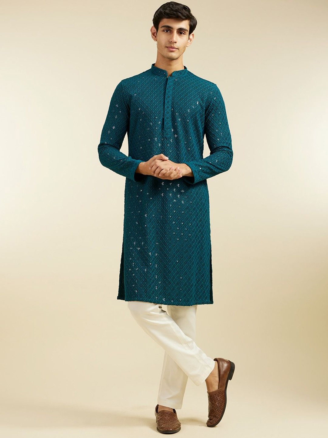 

Diwas by Manyavar Geometric Chikankari Embroidered & Sequinned Mandarin Collar Kurta, Green