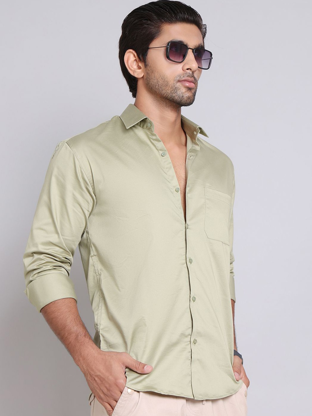 

Indian Needle Men Classic Spread Collar Solid Casual Shirt, Green