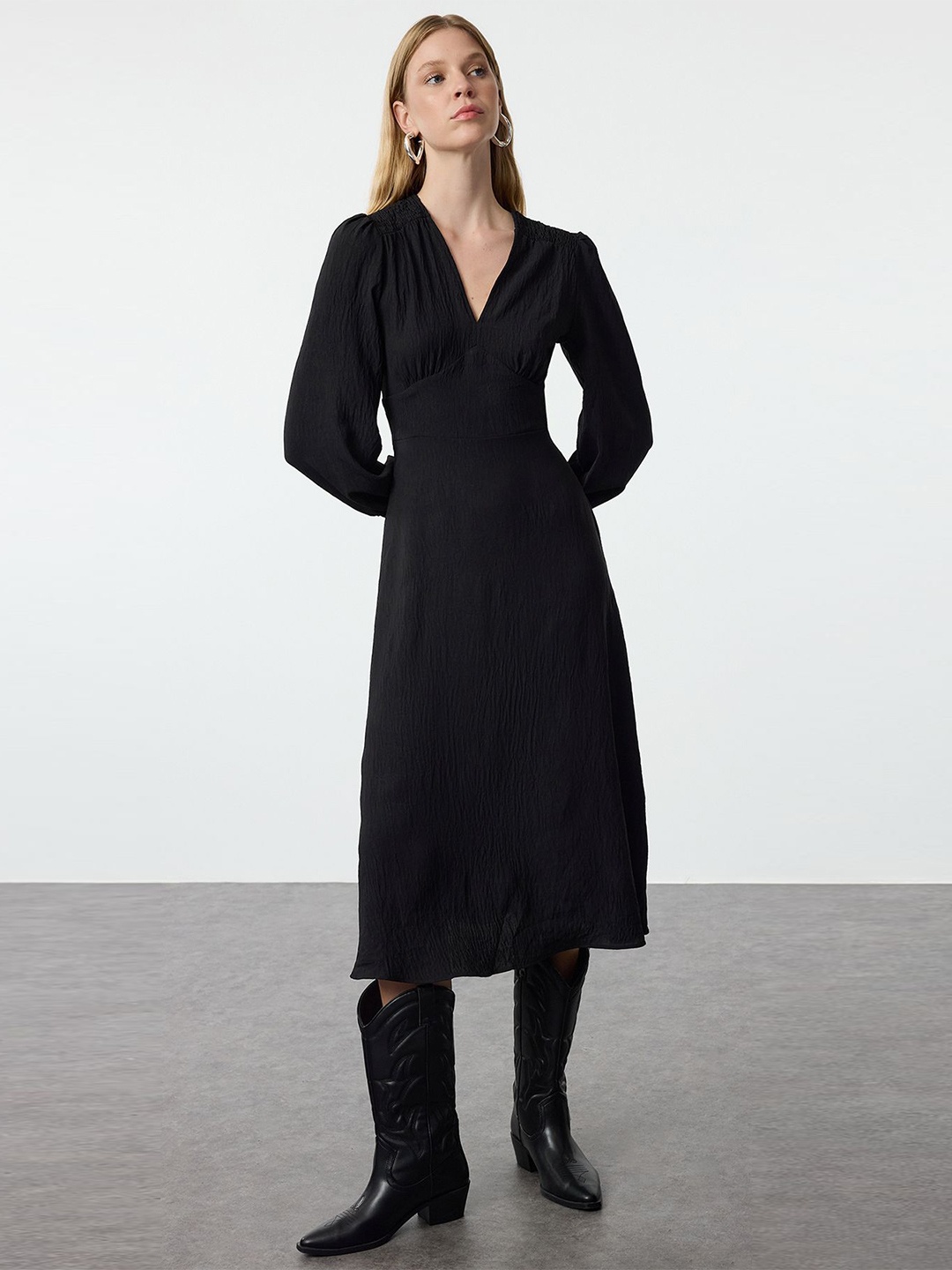 

Trendyol Midi Dress, Na