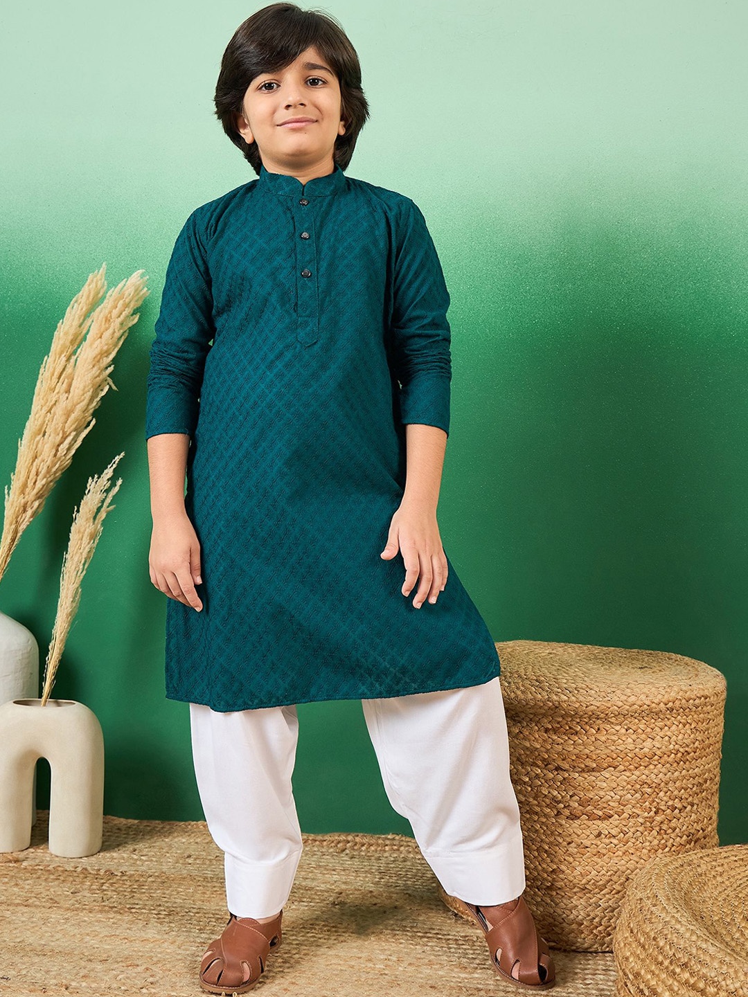

Sangria Boys Chikankari & Embroidered Kurtas, Green