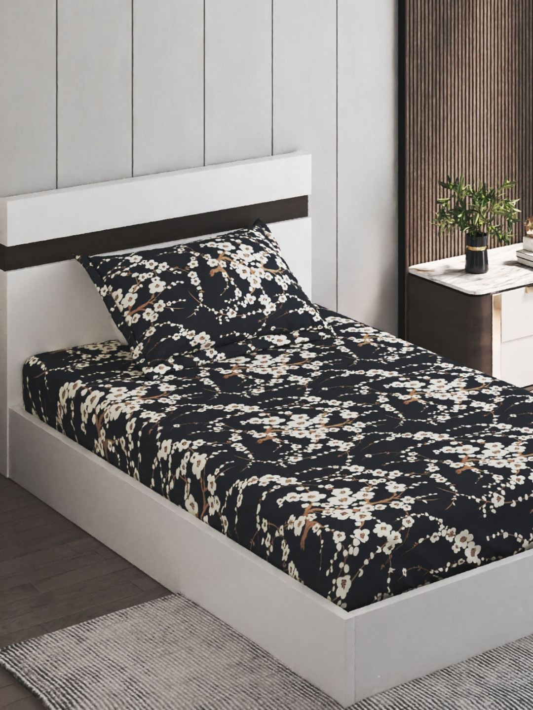 

Home Centre Corsica Juniper Black Microfibre 130 TC Single Bedsheet With 1 Pillow Covers