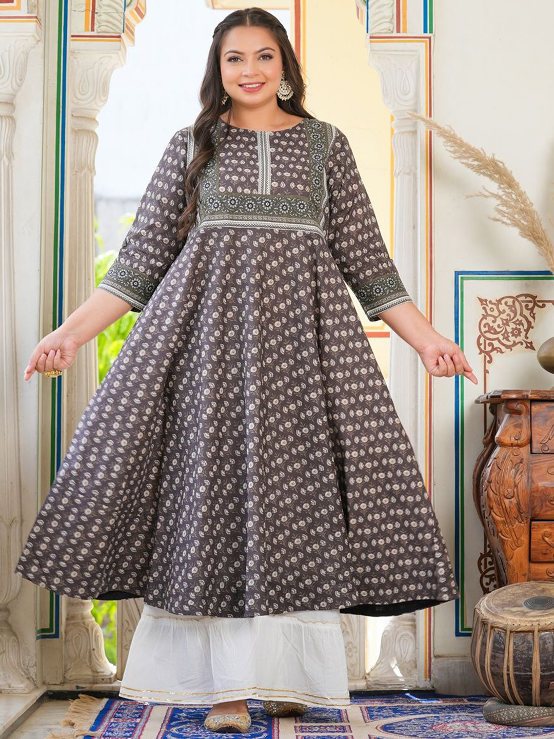 

YASH GALLERY Women Floral Printed Sequinned Anarkali Kurta, Grey