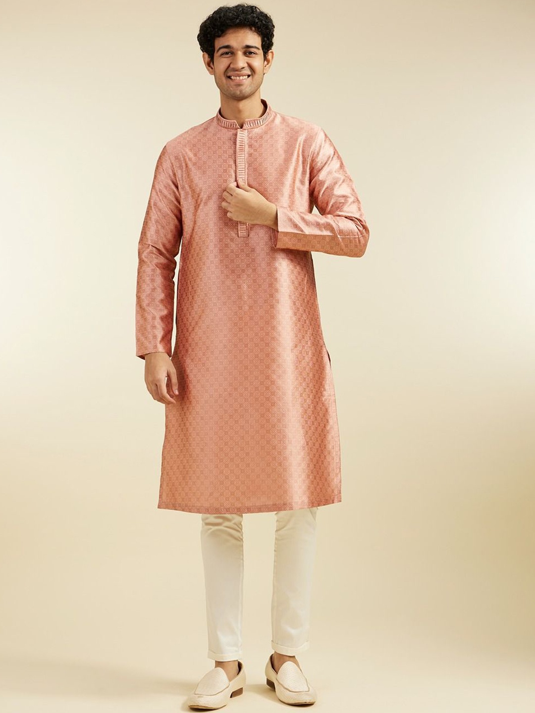 

Diwas by Manyavar Geometric Woven Design Straight Kurta, Peach