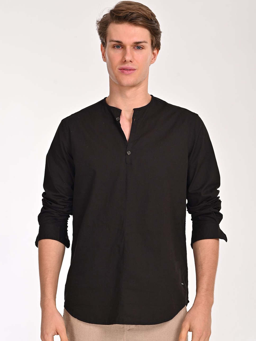 

POE Men Smart Slim Fit Opaque Casual Shirt, Black