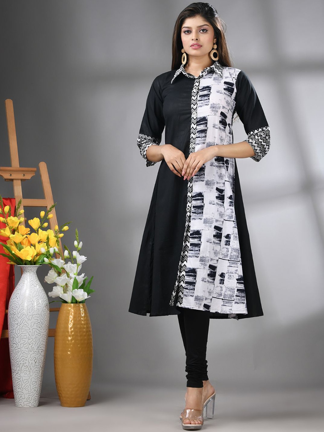 

Charukriti Women Geometric Kurta, Black