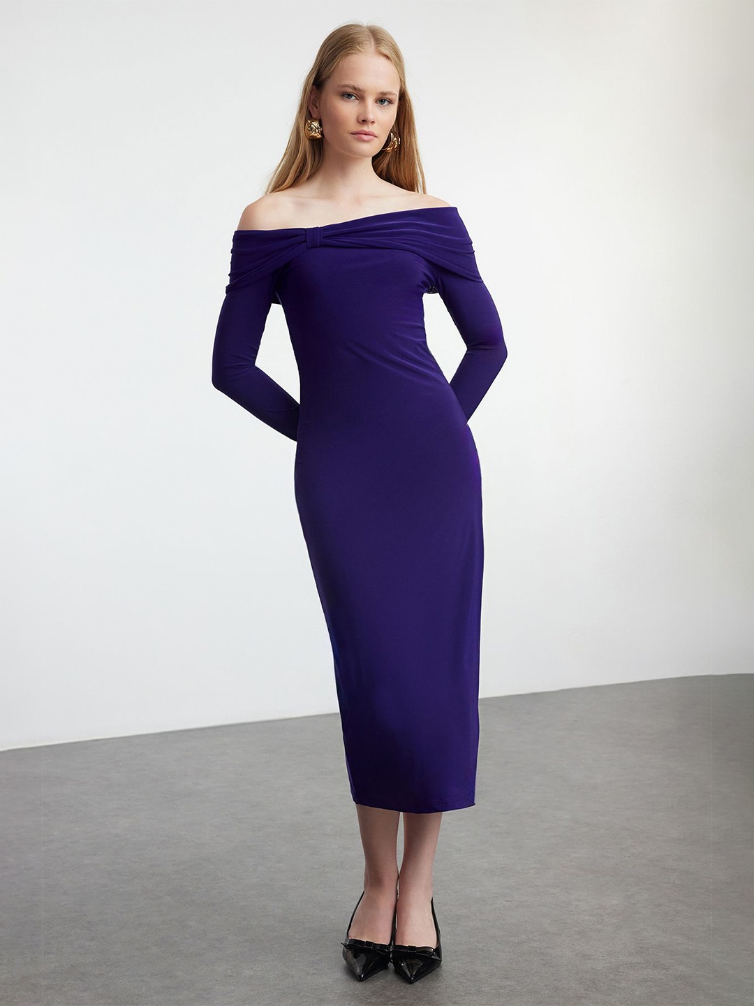 

Trendyol Off-Shoulder Bodycon Midi Dress, Na