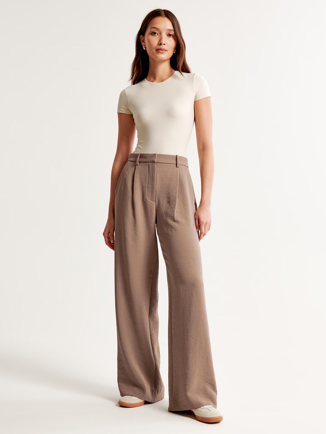 

FNOCKS Women Original Straight Fit Lint Free Pleated Trousers, Beige