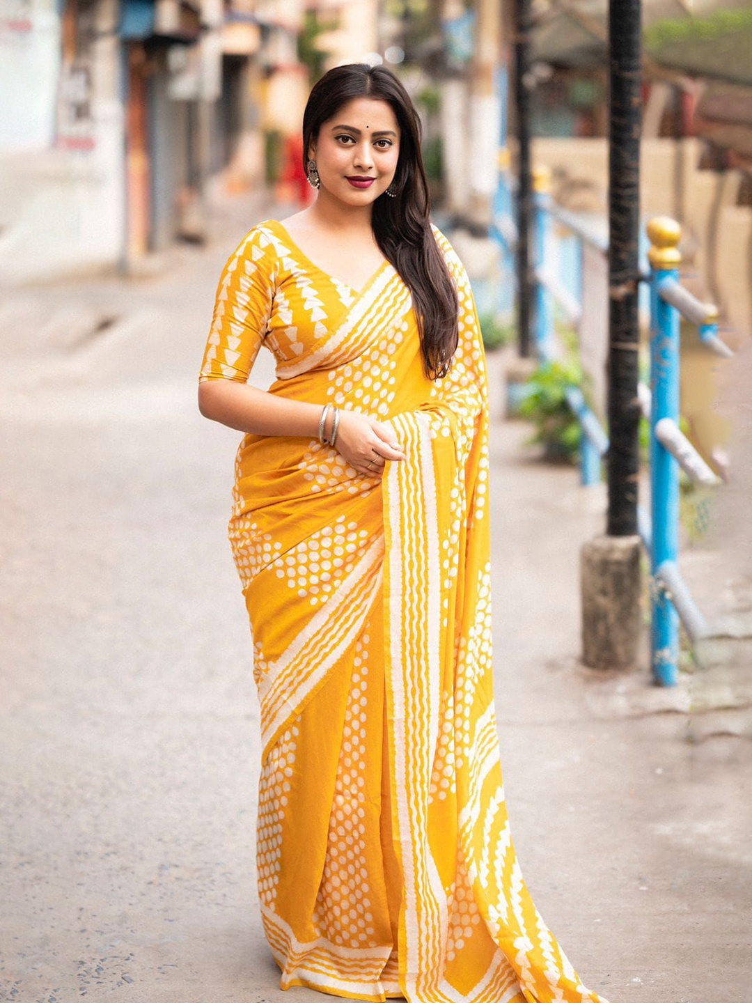 

STAVA CREATION Geometric Printed Daily Wear Saree, Yellow