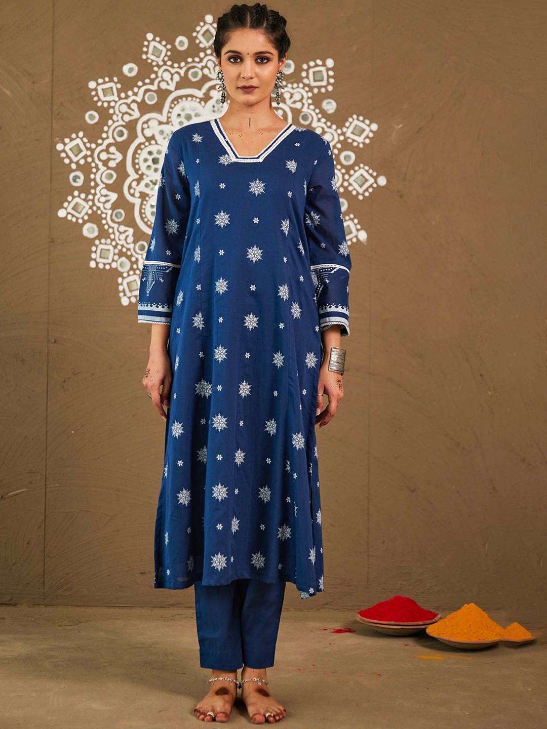 

PINK CACTII Women Floral Printed Panelled Pure Cotton Kurta with Pyjamas & With Dupatta, Blue