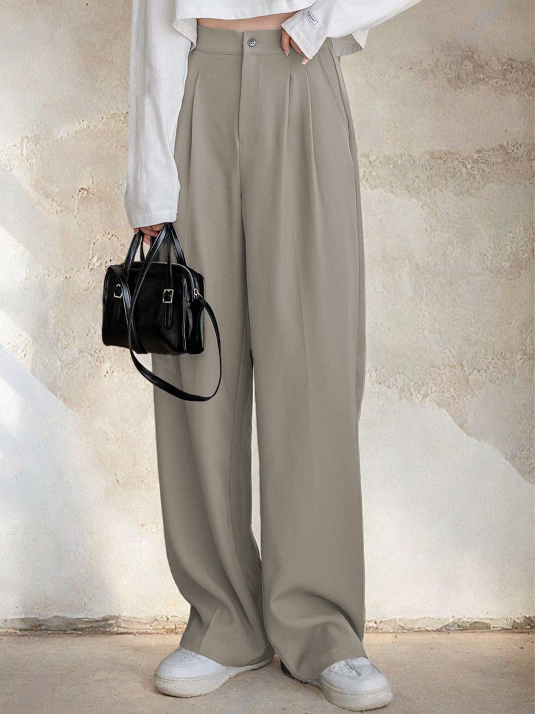 

Kotty Women Relaxed Straight Leg Straight Fit High-Rise Easy Wash Trousers, Grey