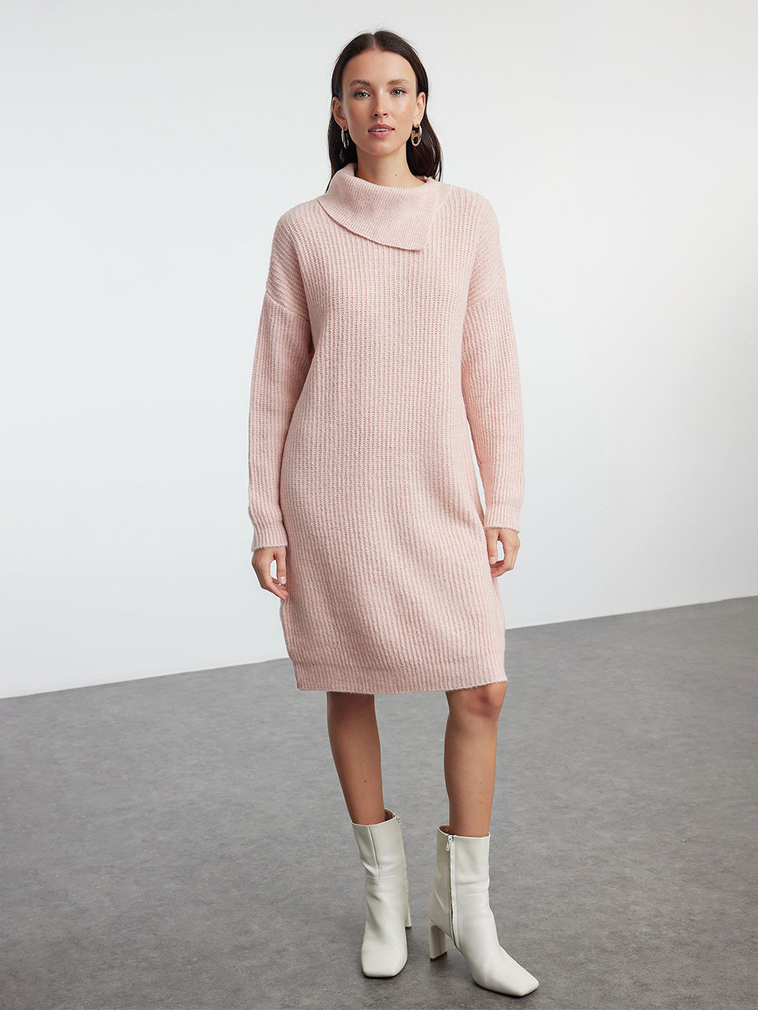 

Trendyol Dress, Na