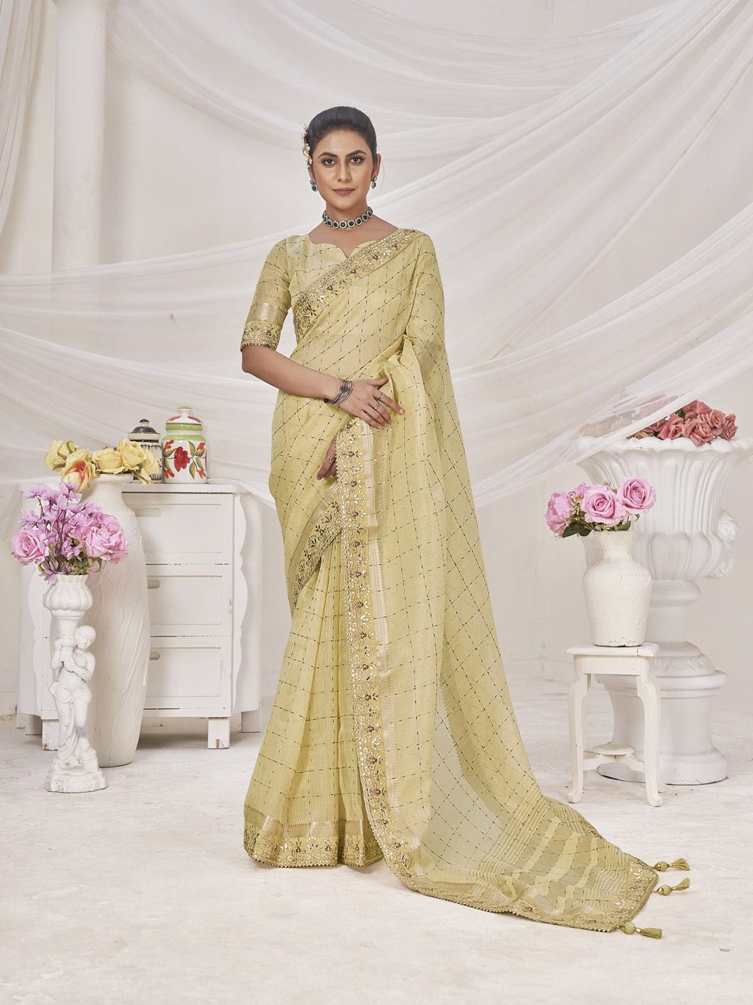 

Mitera Checked Sequinned Banarasi Saree, Beige
