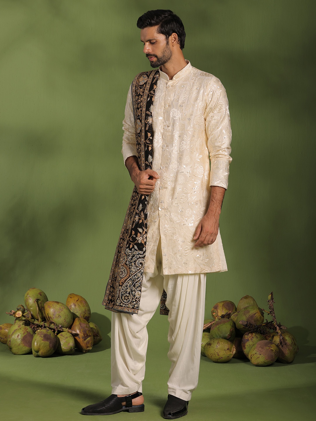 

KALPRAAG Floral Embroidered Mandarin Collar Sequinned Kurta With Patiala & Dupatta, Cream