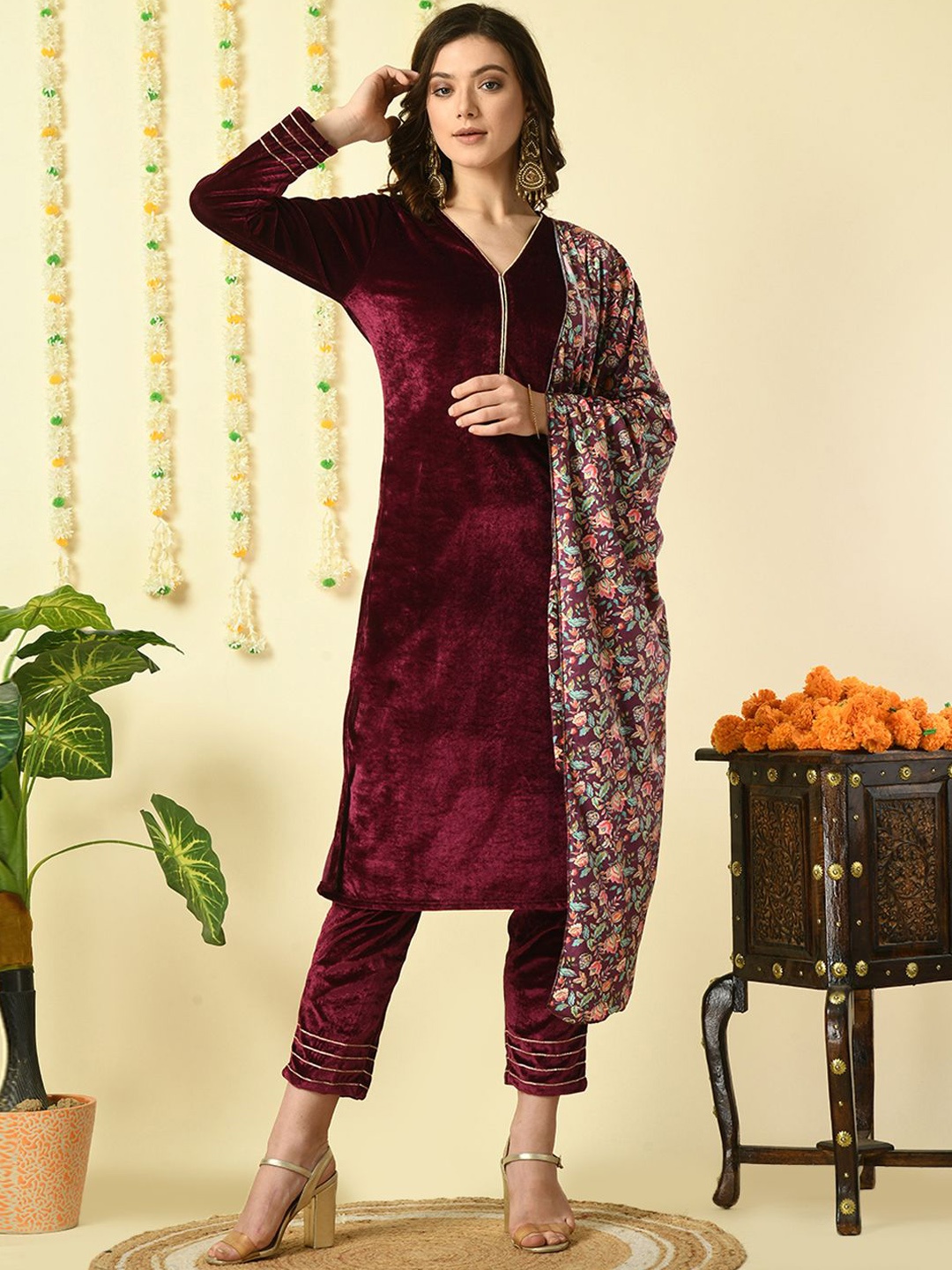 

Myshka Women Regular Velvet Kurta with Trousers & With Dupatta, Magenta