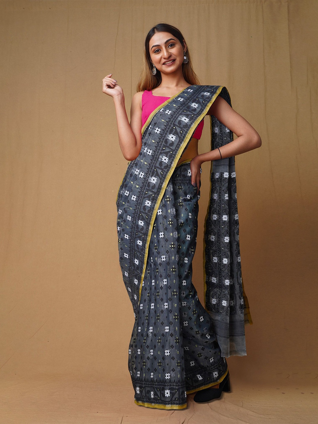 

Unnati Silks Woven Design Pure Cotton Handloom Zari Jamdani Saree, Grey