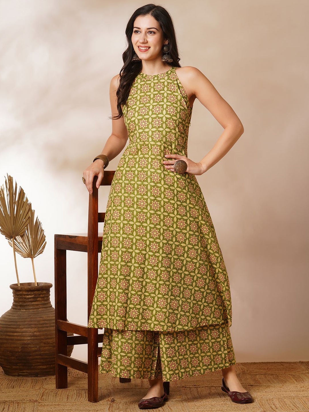 

Globus Women Ethnic Motifs Printed Regular Pure Cotton Kurta with Palazzos, Green