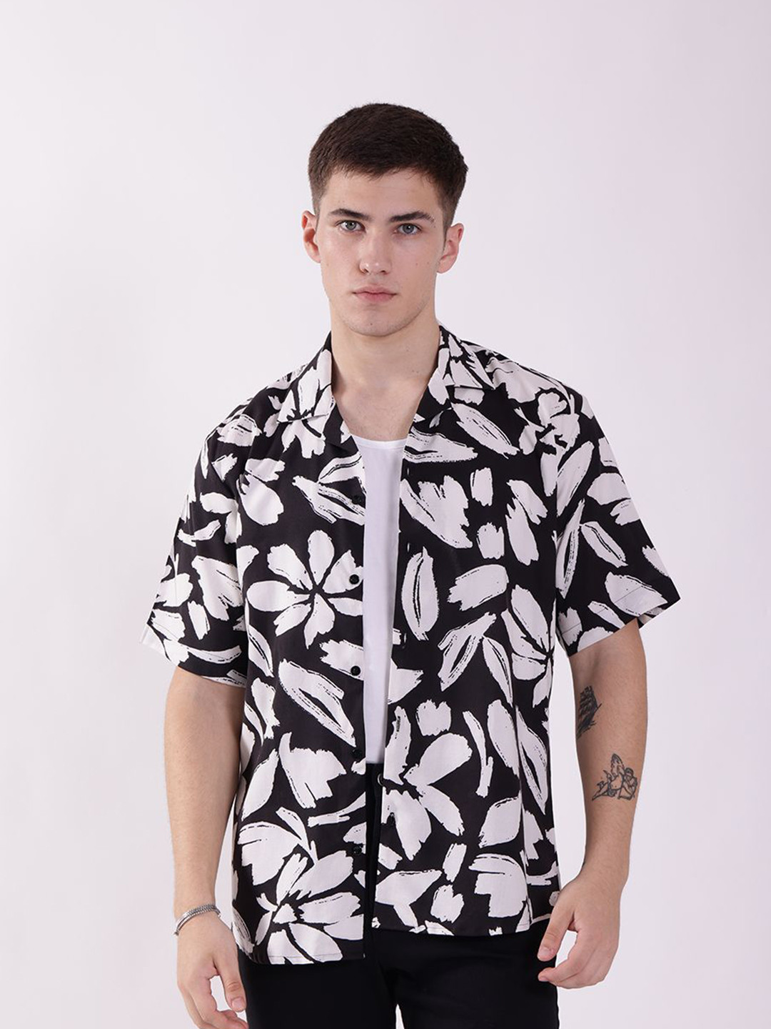 

RAYONBAY Men Relaxed Floral Opaque Printed Casual Shirt, Multi