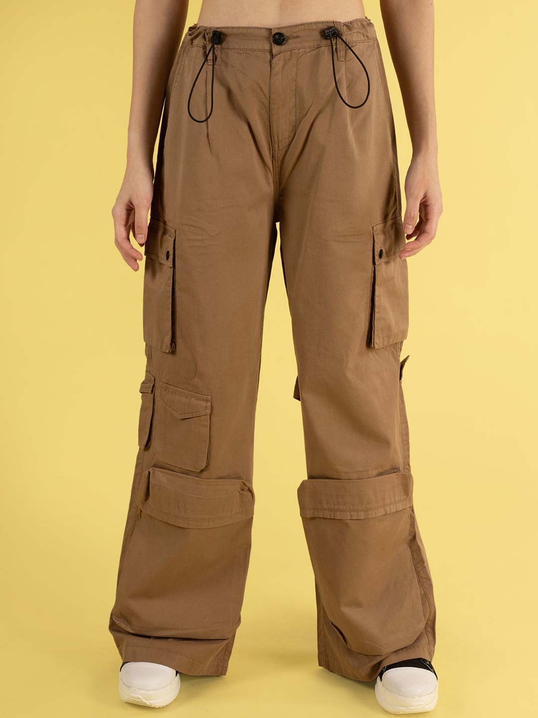 

URA STREET Women Classic Loose Fit High-Rise Cargos Trousers, Brown
