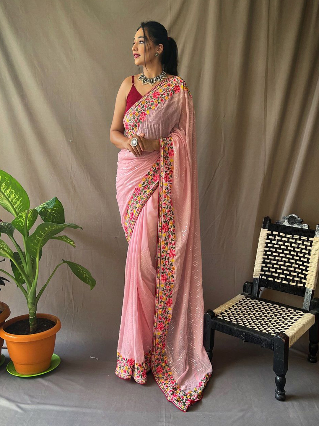

Mameraa Embellished Embroidered Saree, Pink