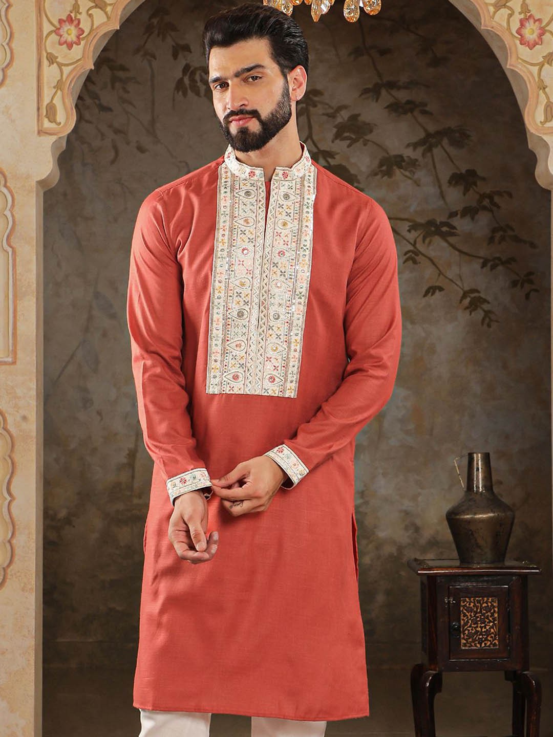 

HOUSE OF DEYANN Men Embellished Kurta, Rust