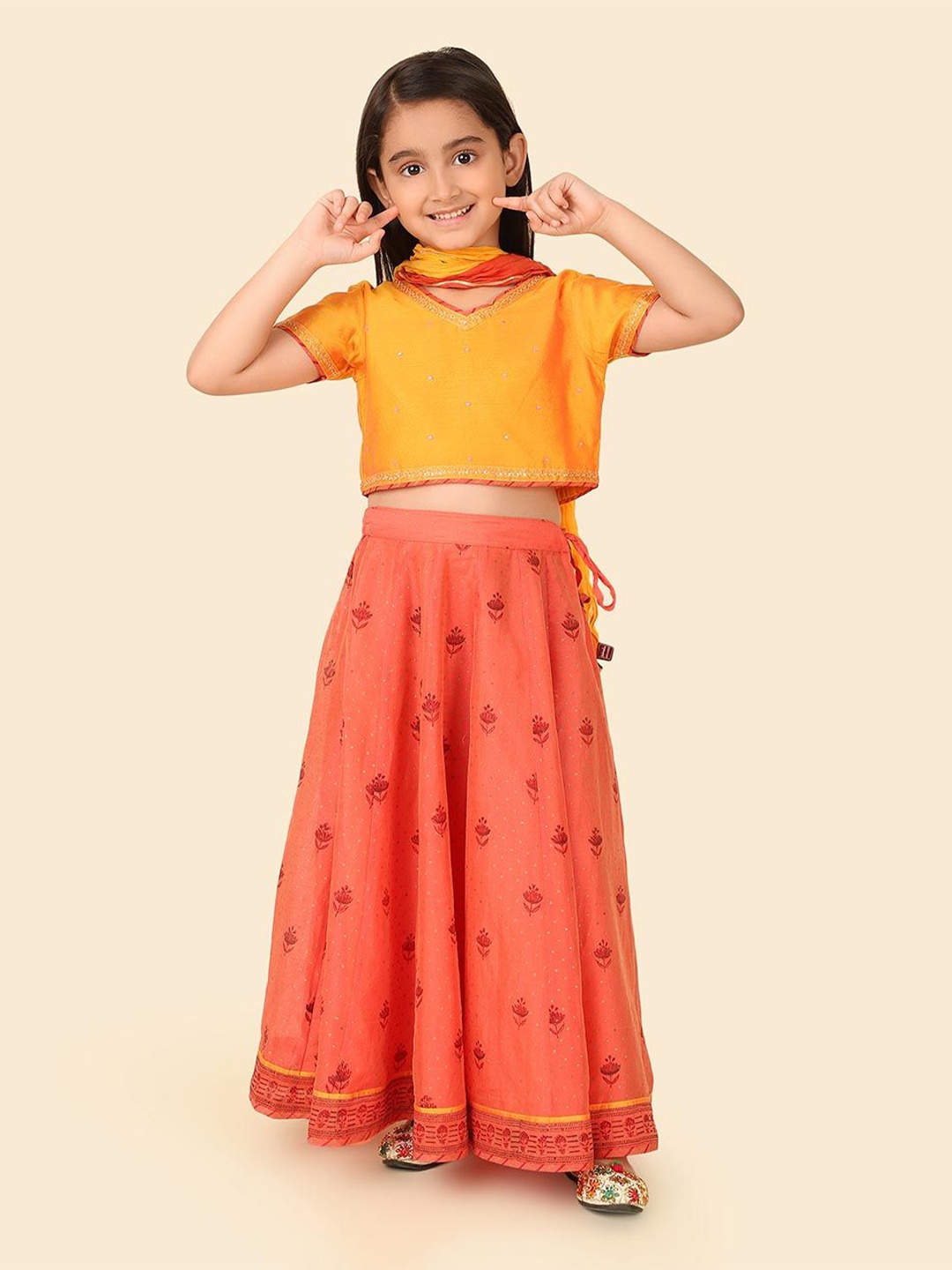 

Fabindia Girls Printed V-Neck Cotton Silk Ready to Wear Lehenga & Blouse With Dupatta, Yellow