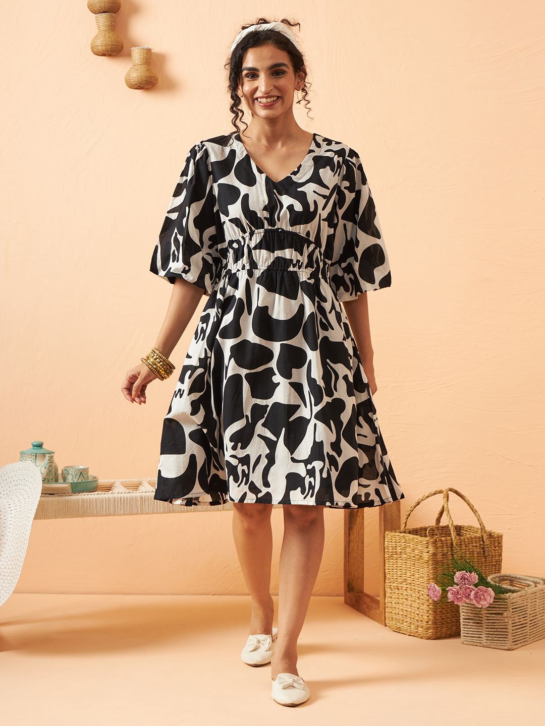 

ARAVALII Abstract Printed Flared Sleeve A-Line Cotton Dress, Black
