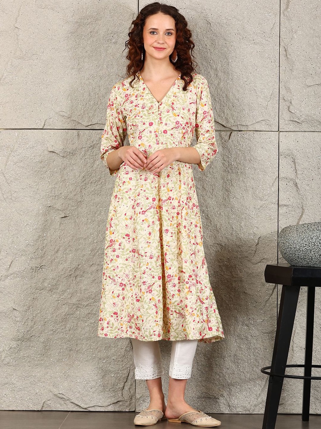 

W Women Floral Printed Kurta, Off white