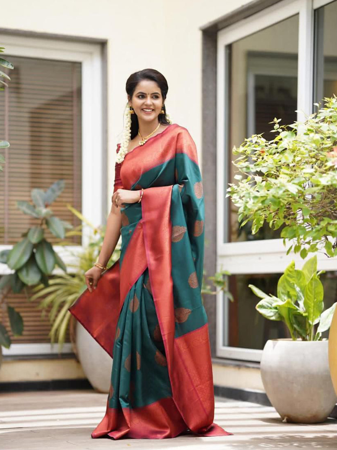 

Wuxi Woven Design Zari Pure Silk Banarasi Saree, Teal