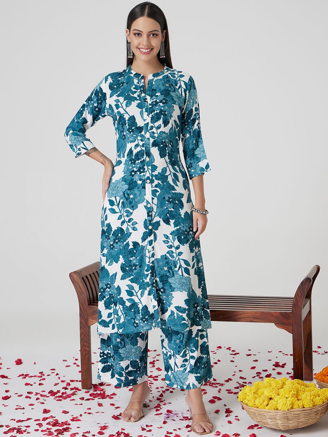 

VESH Floral Printed Mandarin Collar A-Line Kurta with Palazzos, Teal