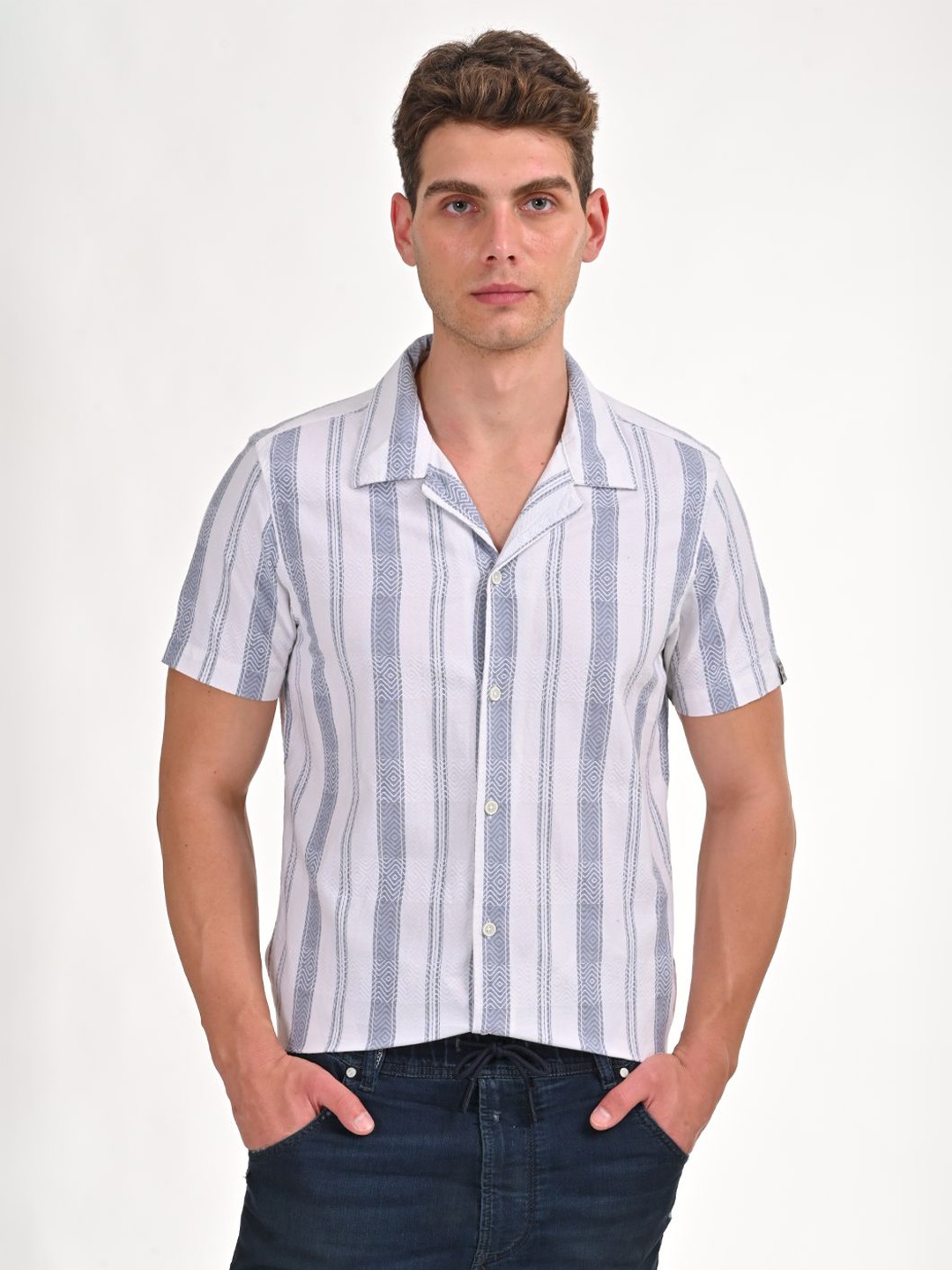 

POE Men Smart Slim Fit Opaque Striped Casual Shirt, Grey