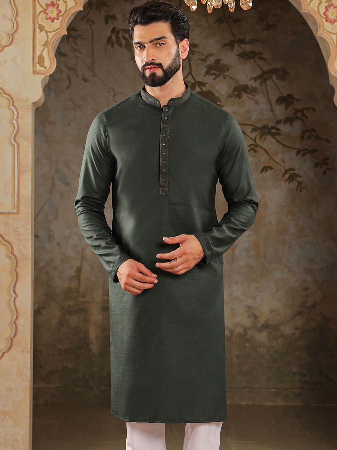 

HOUSE OF DEYANN Men Kurta, Green