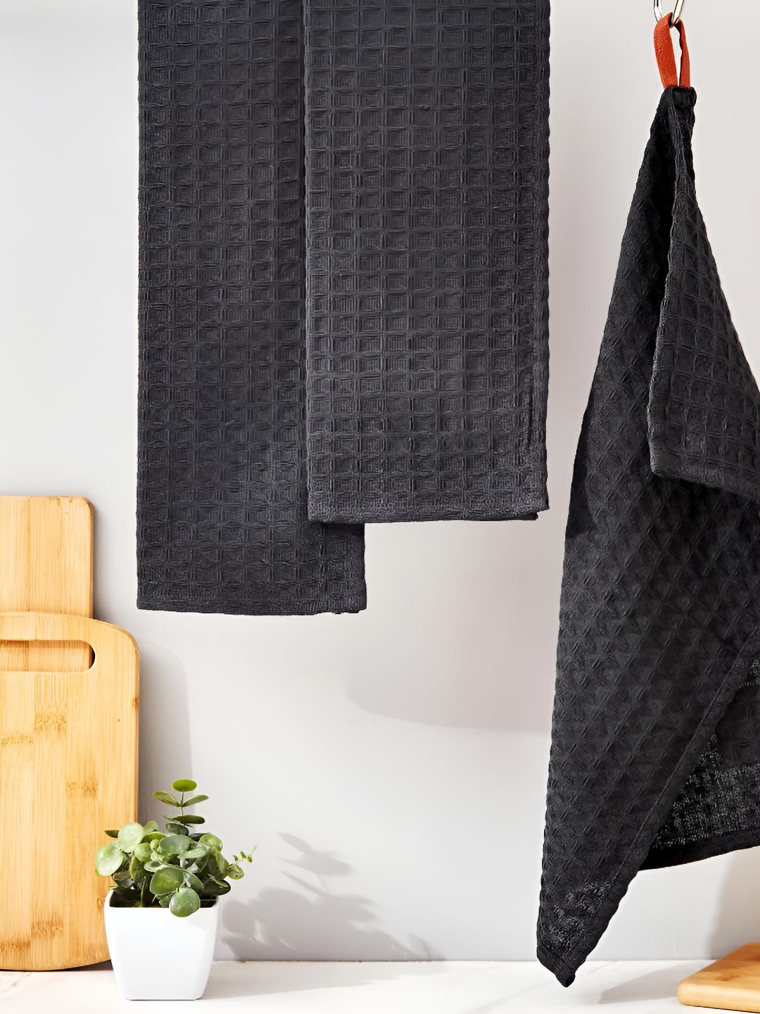 

Home Centre Black 3 Pieces Cotton Kitchen Towels