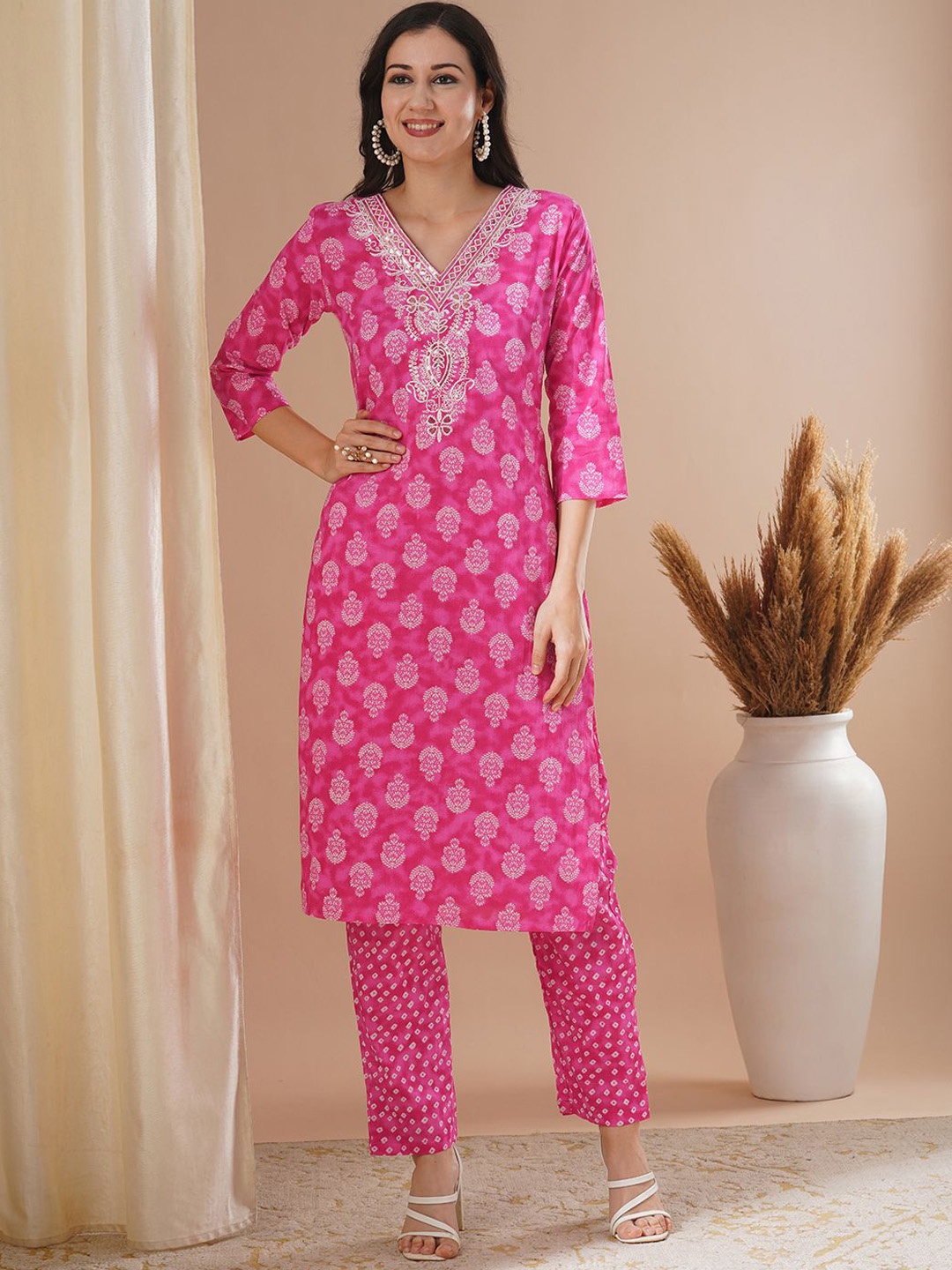 

FASHOR Women Floral Printed Regular Sequinned Pure Cotton Kurta with Trousers, Pink