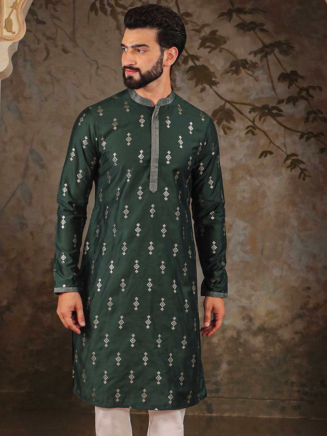 

HOUSE OF DEYANN Men Embellished Kurta, Green