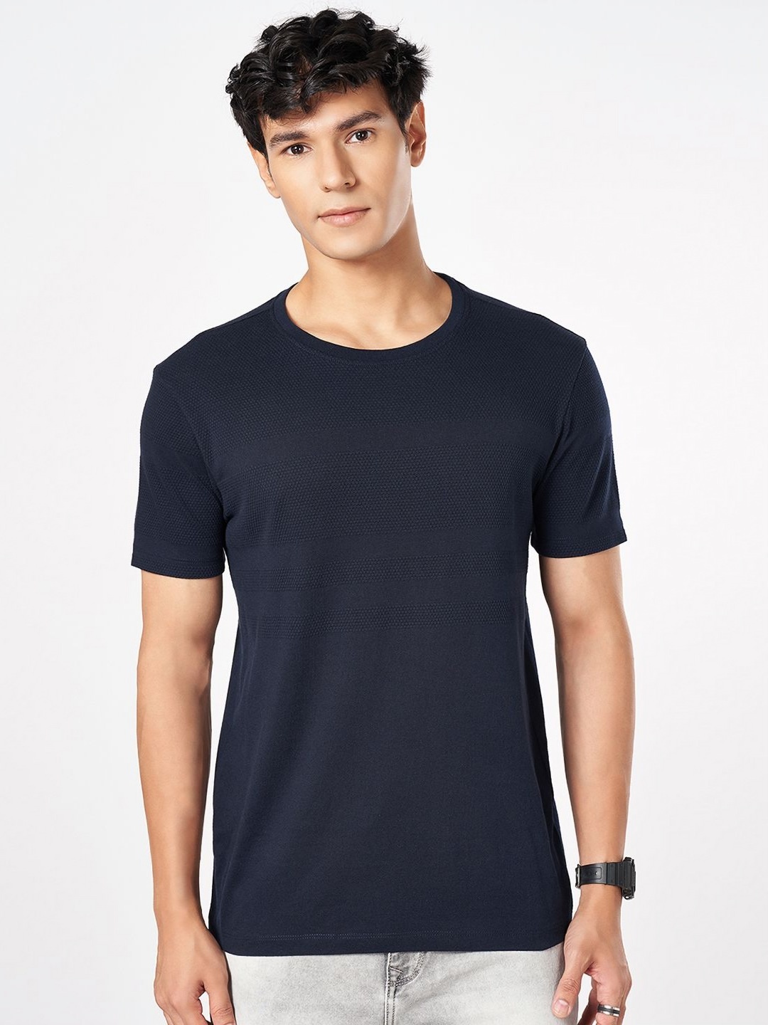 

SF JEANS by Pantaloons Men Solid Round Neck Cotton Slim Fit T-shirt, Navy blue