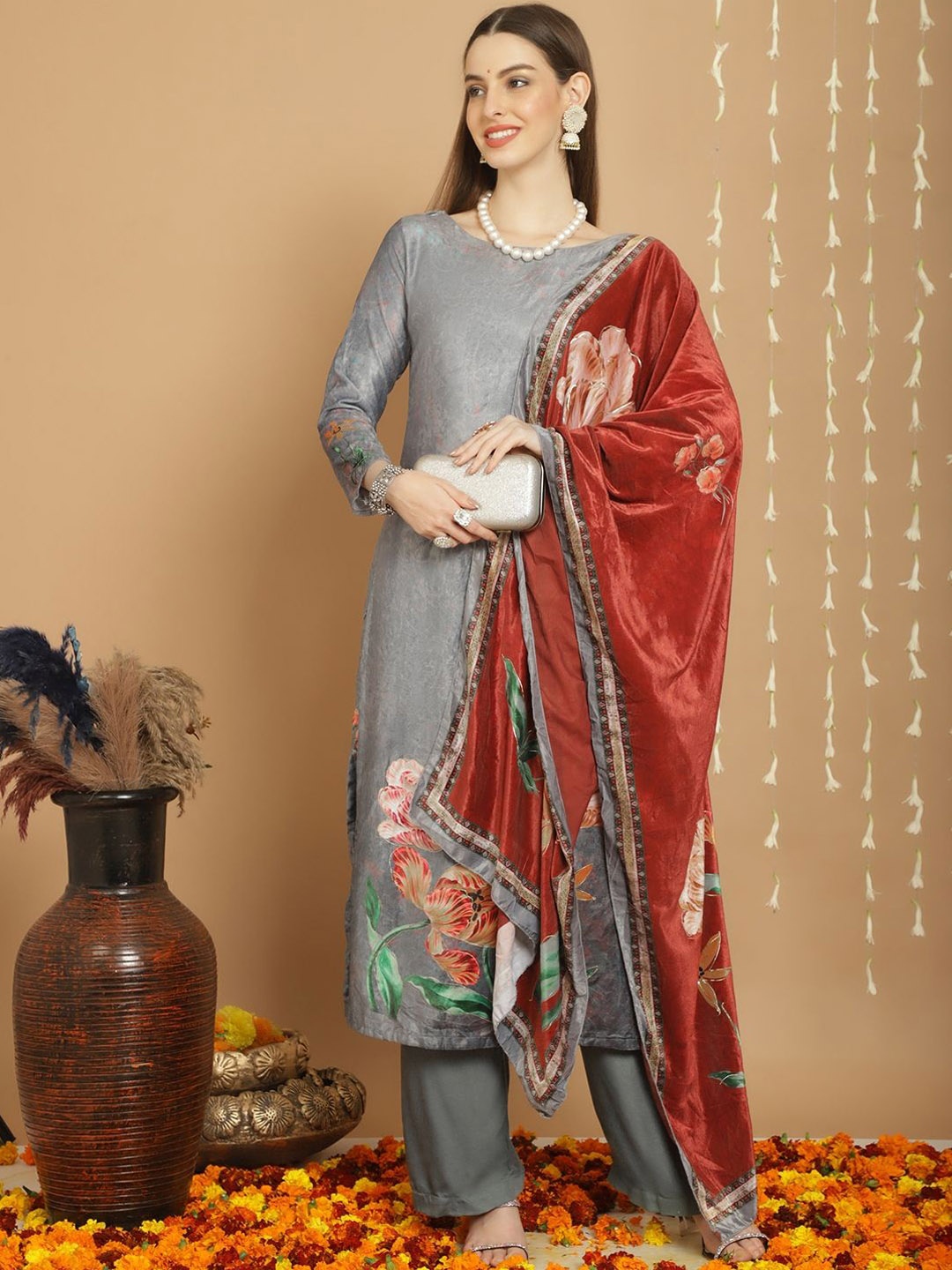 

Stylee LIFESTYLE Women Floral Printed Regular Velvet Kurta with Palazzos & With Dupatta, Grey