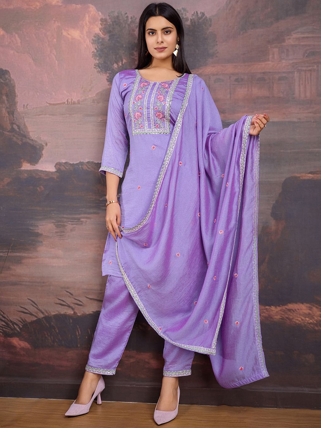 

House of Pataudi Floral Embroidered Thread Work Straight Kurta With Trouser And Dupatta, Lavender