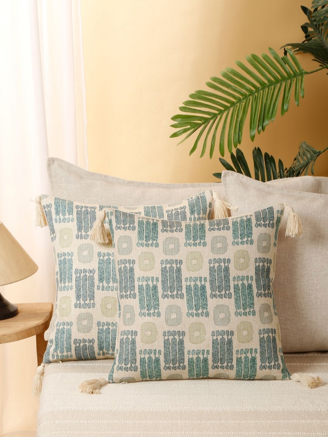 

eyda Beige & Blue 2 Pieces Geometric Printed Square Tasselled Cushion Covers