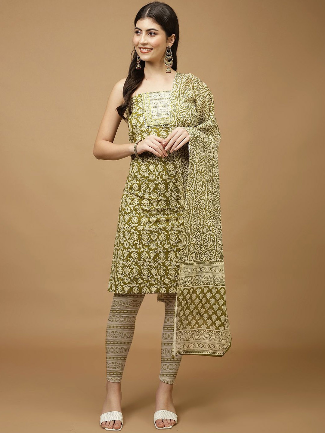 

Meena Bazaar Printed Unstitched Dress Material, Green