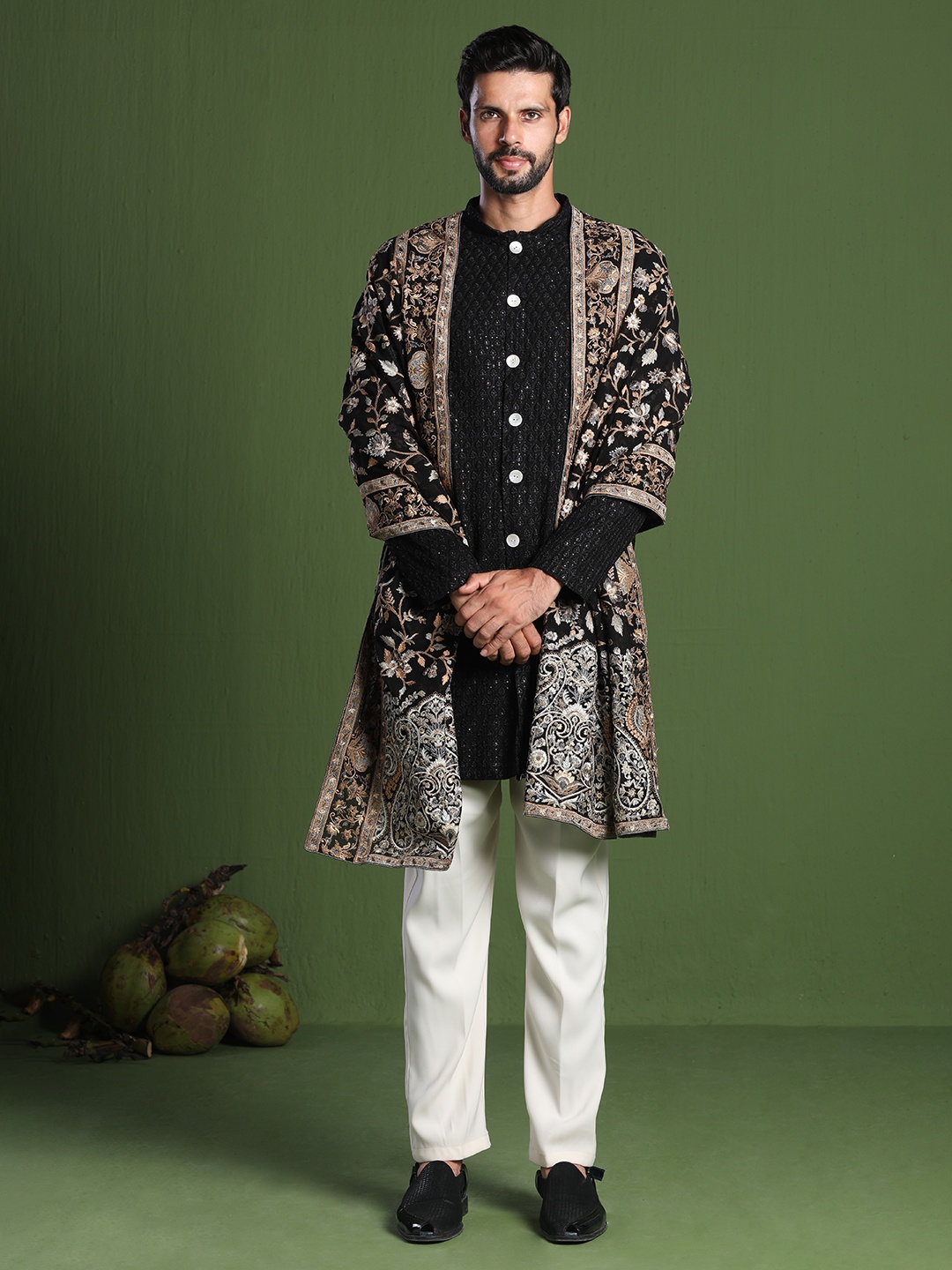 

KALPRAAGEthnic Motifs Embroidered Mandarin Collar Sequinned Kurta With Trousers & Dupatta, Black