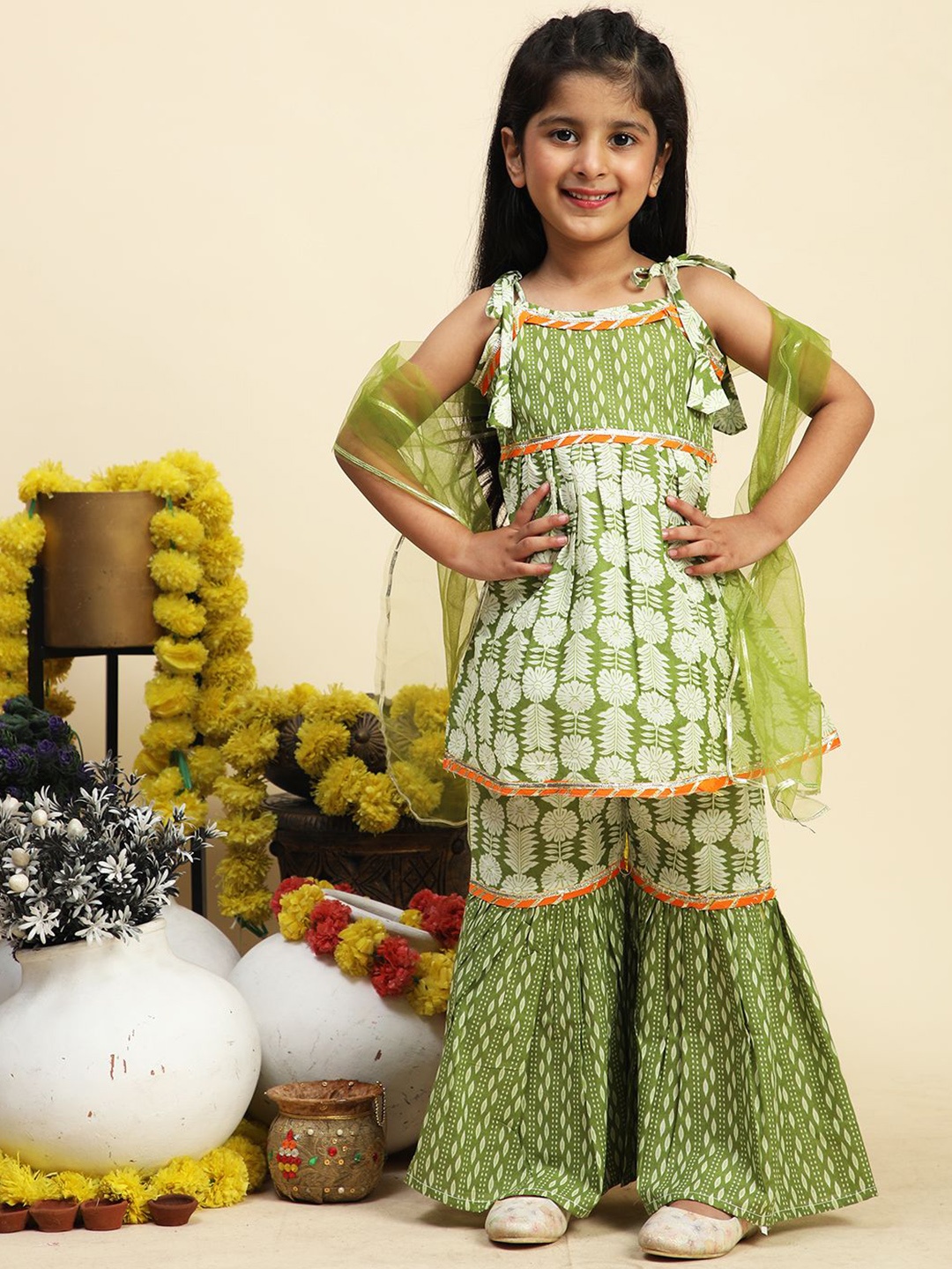 

Cutiekins Girls Floral Printed Regular Kurta with Sharara & With Dupatta, Green
