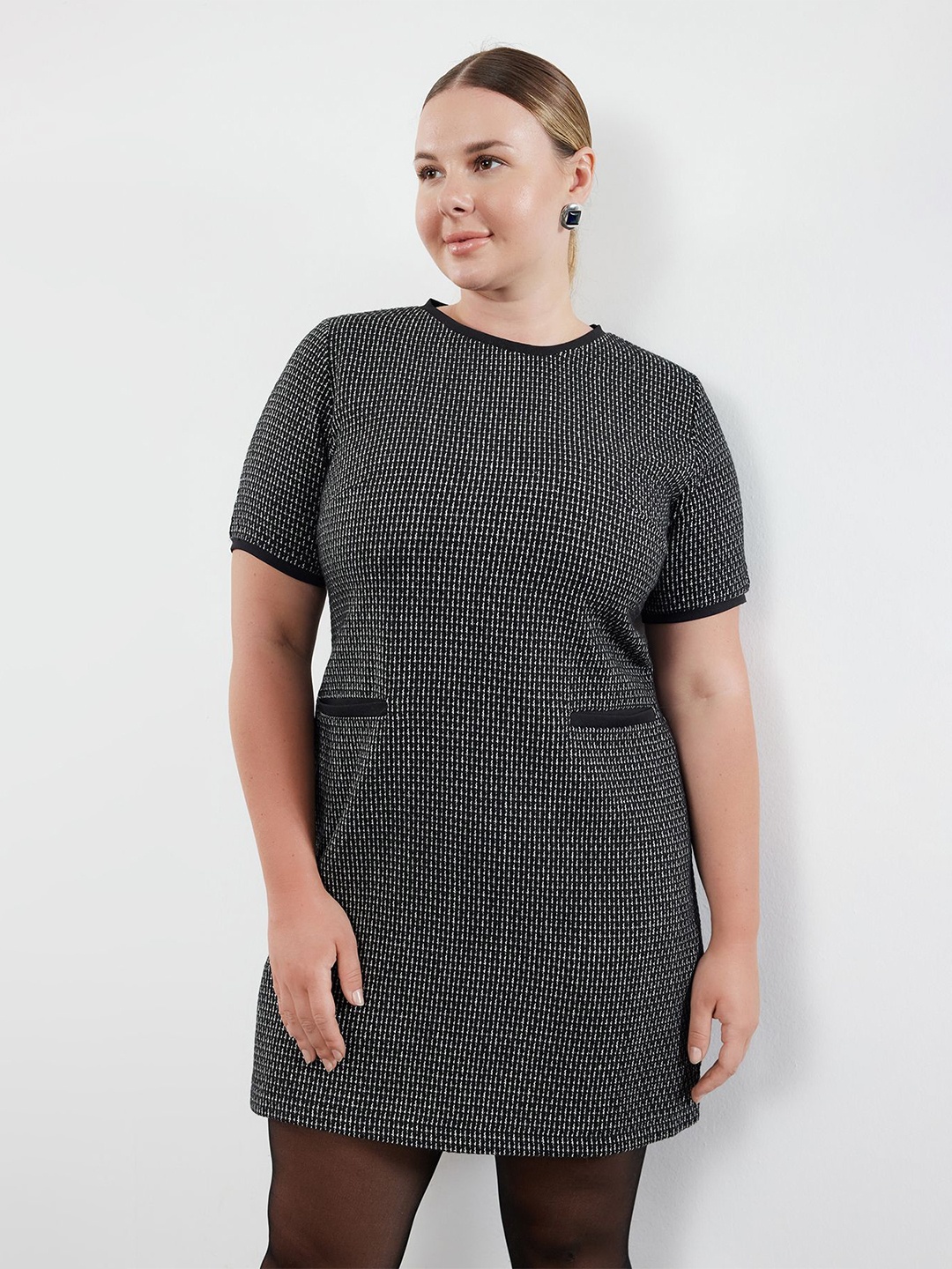 

Trendyol Dress, Na