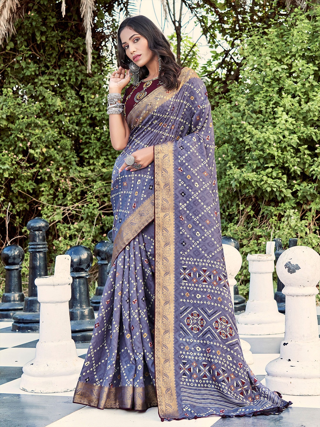 

VIRICA Zari Silk Blend Saree, Blue