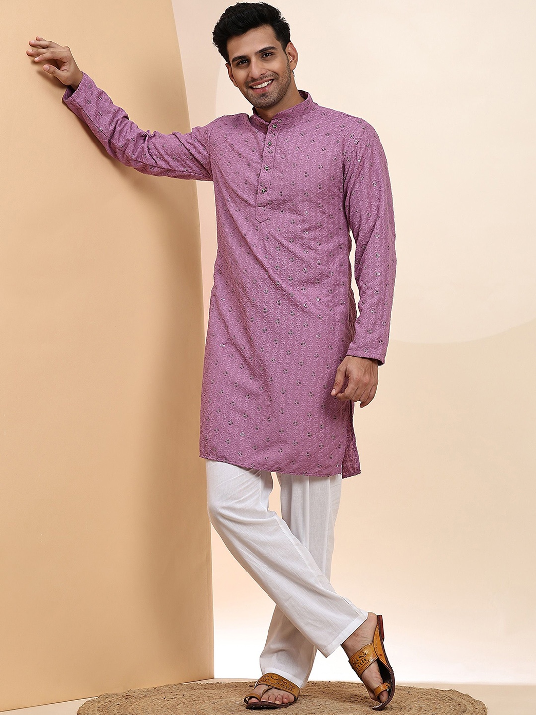 

Pro-Ethic STYLE DEVELOPER Floral Embroidered Sequinned Pure Cotton Kurta with Pyjamas, Purple