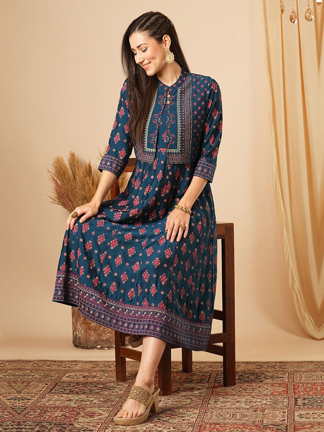 

Globus A-Line Ethnic Motifs Printed Midi Ethnic Dress With Sleeveless Detachable Shrug, Blue