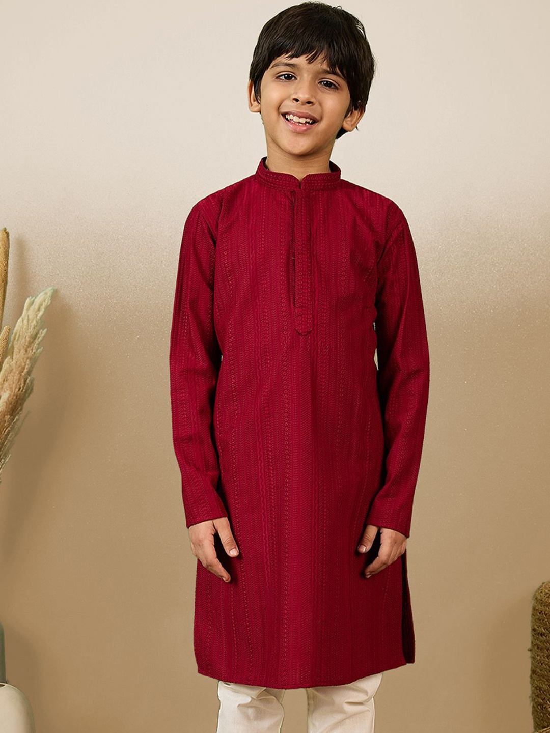 

Here&Now X Sanwara Boys Chikankari Kurta, Maroon